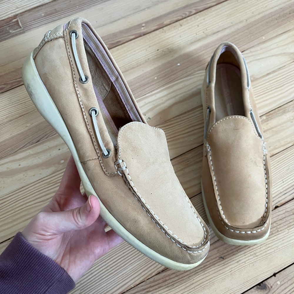 Bass Ashore womens 9 Tan Leather Boat Shoes Loafers 3936-278 Square‎ Toe Slip On